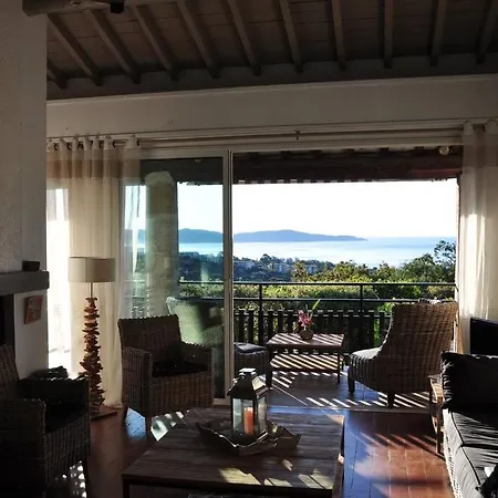 Abeille : Douces D'ete Avec Vue Villa