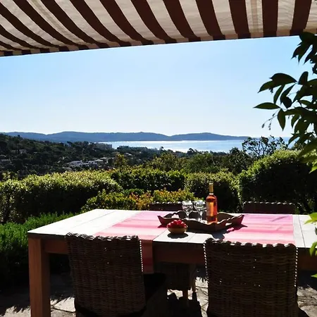 Abeille : Douces D'ete Avec Vue Villa Cavalaire-sur-Mer