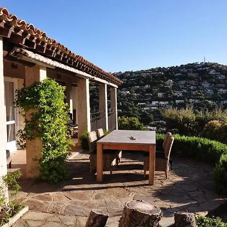 Abeille : Douces D'ete Avec Vue * Cavalaire-sur-Mer