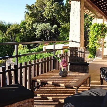 Abeille : Douces D'ete Avec Vue Villa